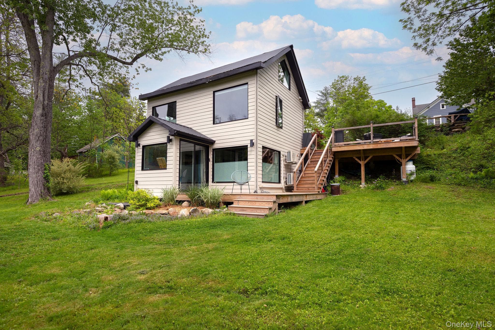 14 & 18 Lake Hill Road thumbnail 2