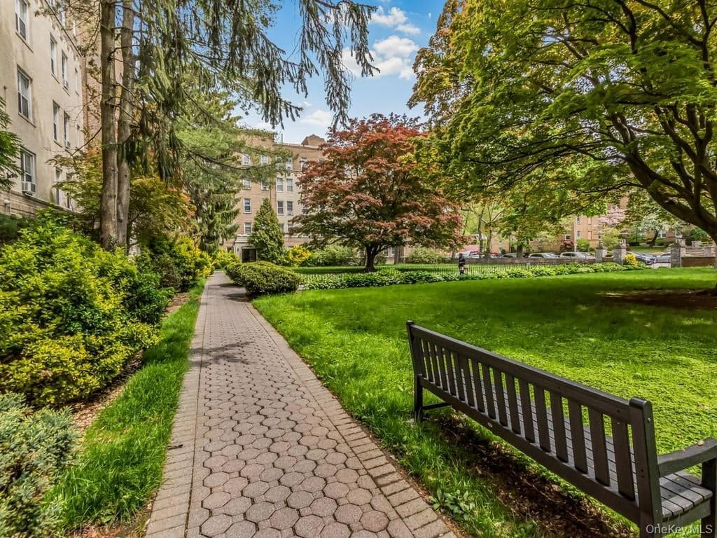 472 Gramatan Avenue Unit: O2 thumbnail 11