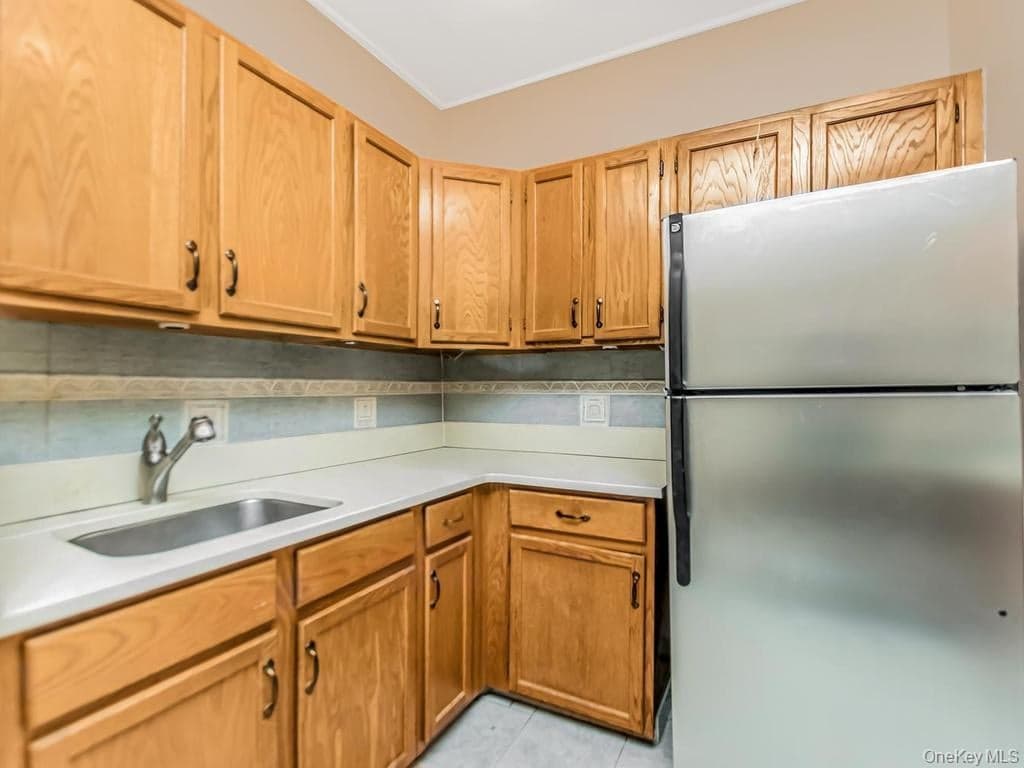 472 Gramatan Avenue Unit: O2 thumbnail 6