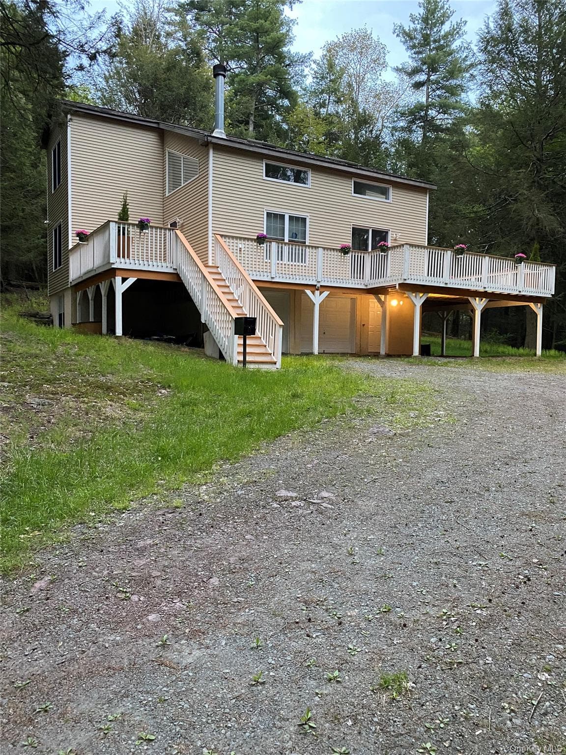 44 Lester Lane, Bethel
