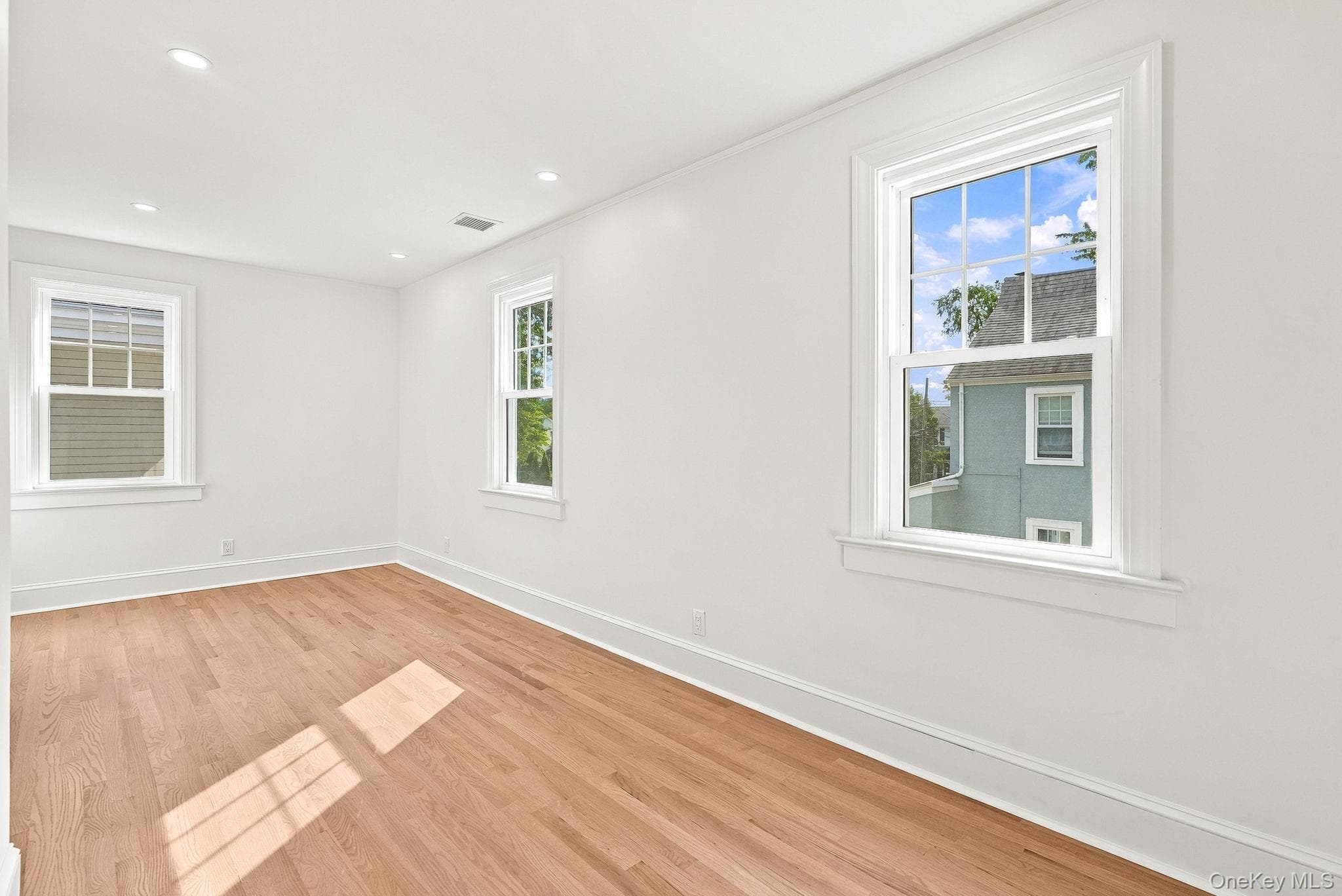 79 Robert Avenue thumbnail 33