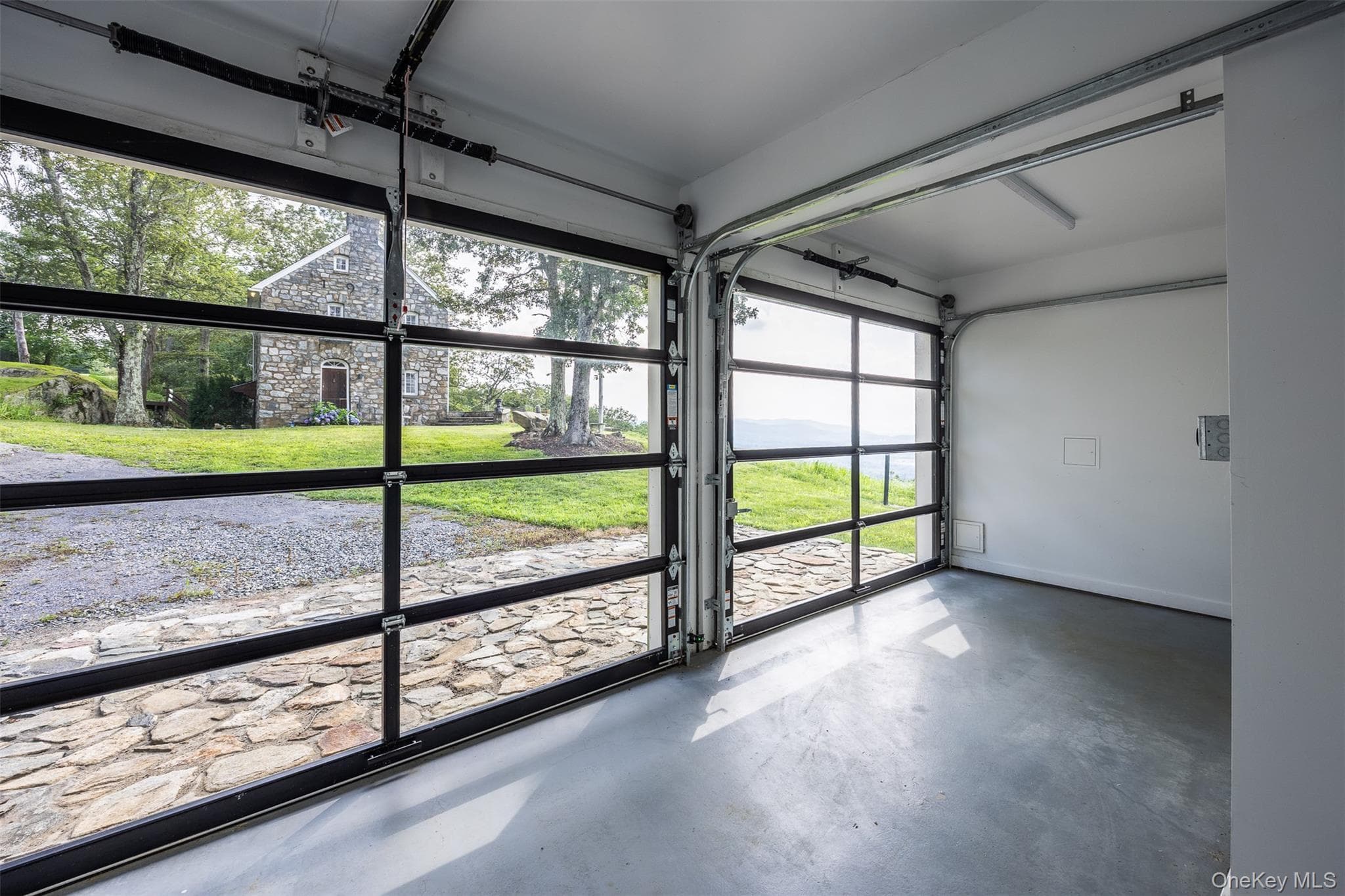 401 Woodmont Road thumbnail 33