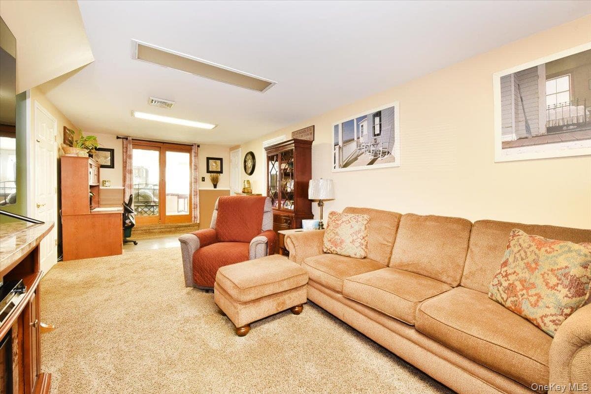 283 W Gates Avenue thumbnail 18