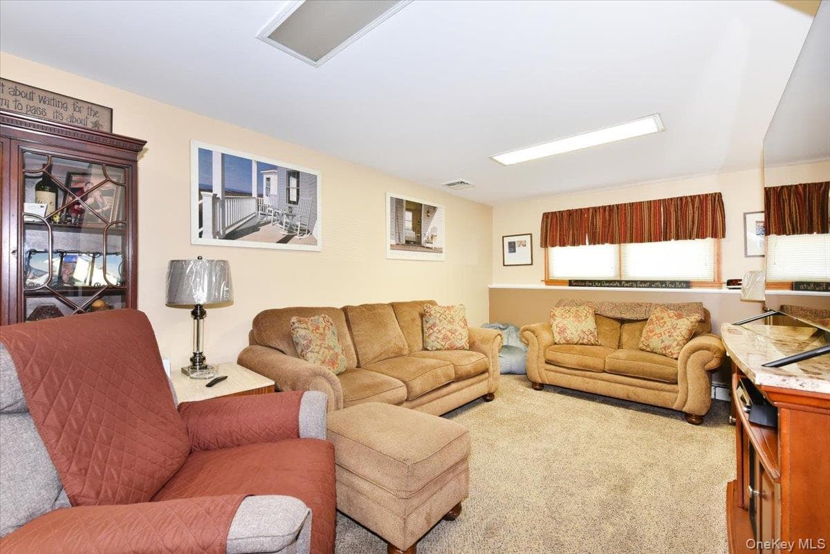 283 W Gates Avenue thumbnail 17