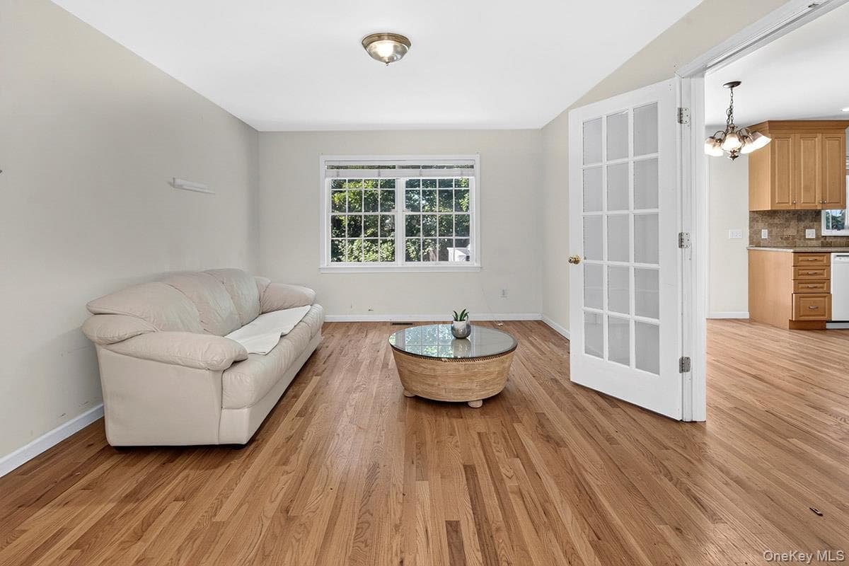 41 Mount Morris Avenue thumbnail 9