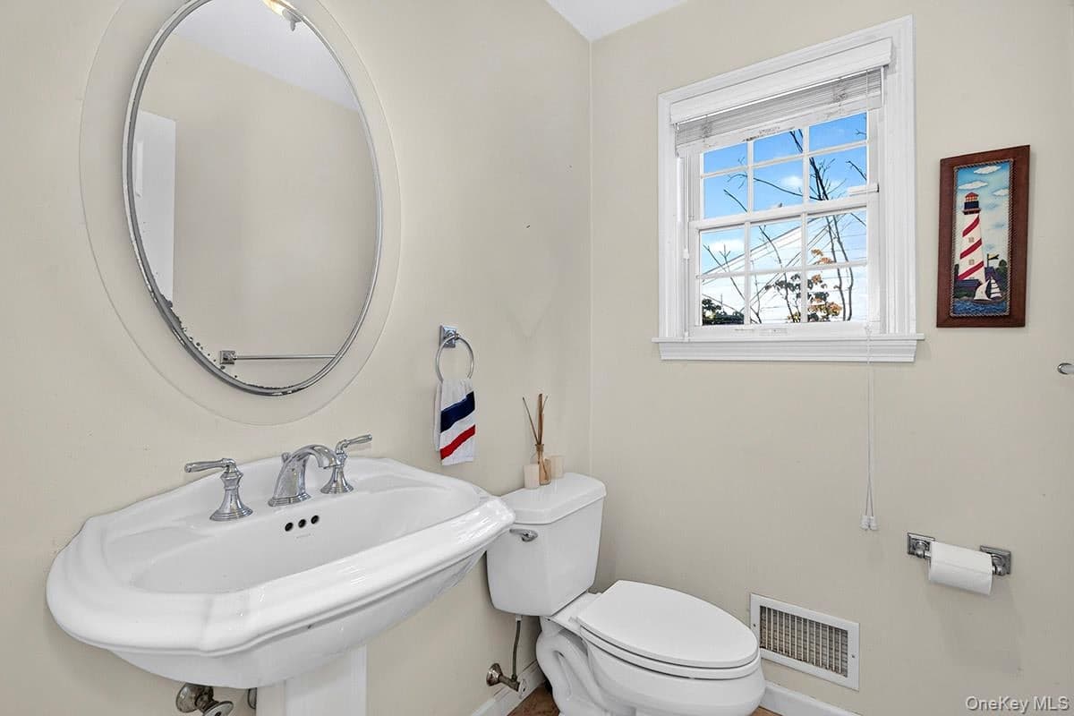 41 Mount Morris Avenue thumbnail 16