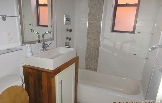 3231 Barker Avenue Unit: 2C thumbnail 7