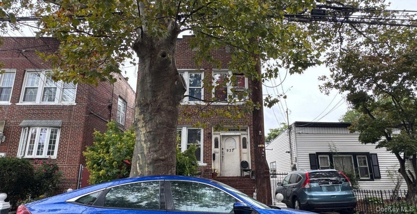 937 E 95th Street thumbnail 2