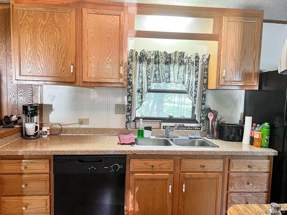 166 Seeman Road thumbnail 8