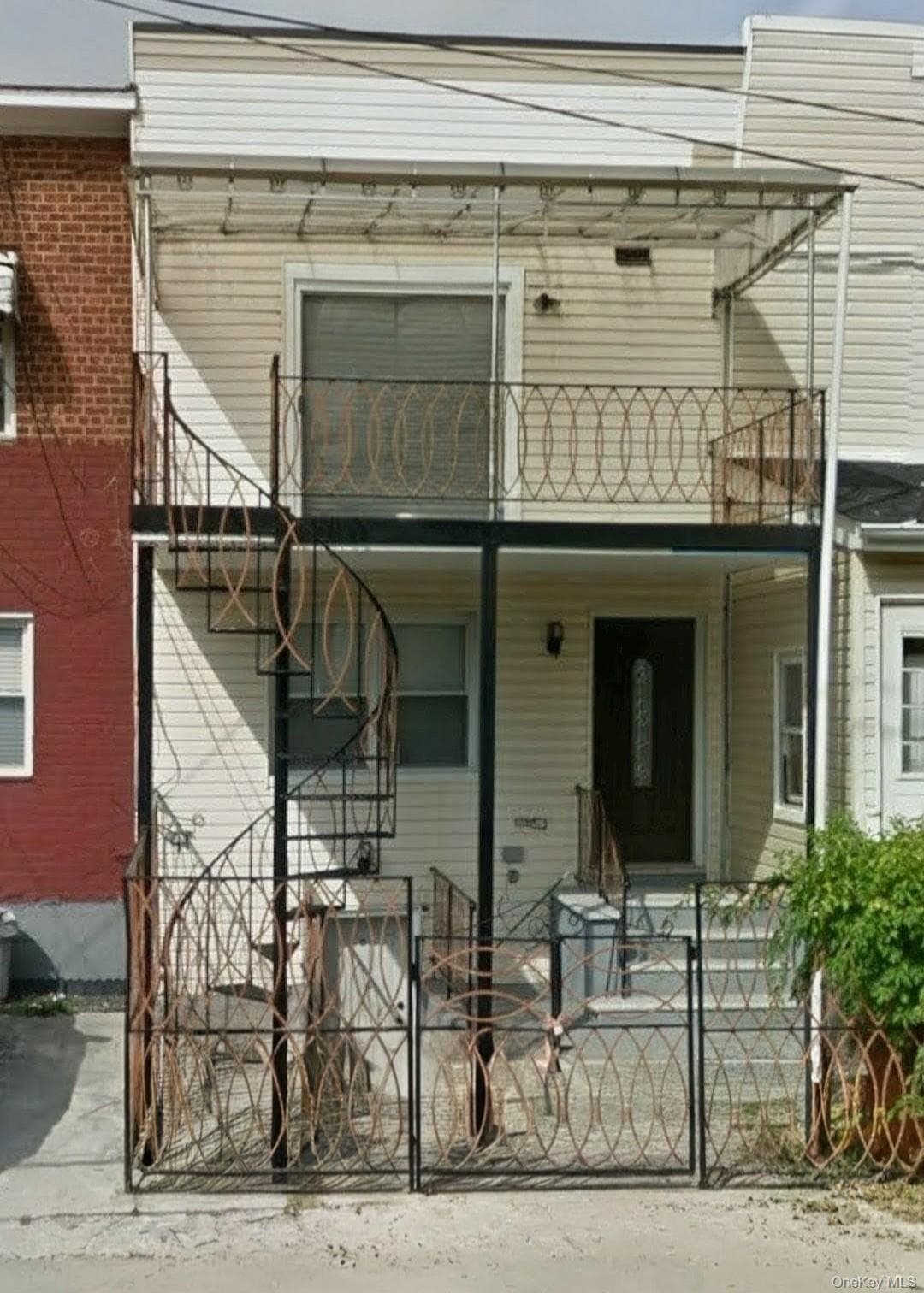 1281 E 223rd Street thumbnail 16