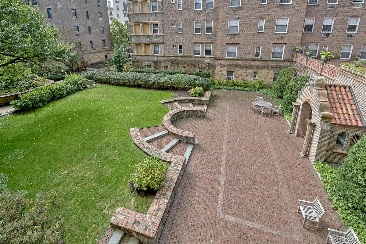16 N Chatsworth Avenue Unit: 311 thumbnail 21
