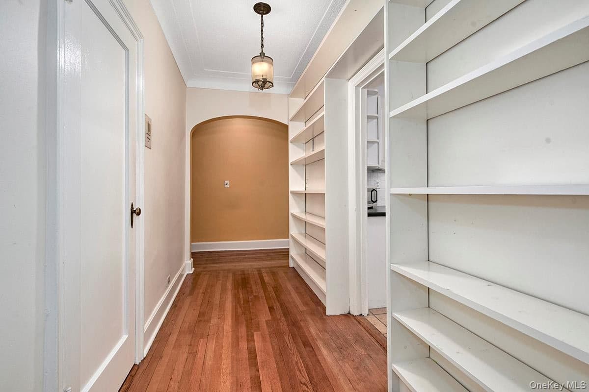 16 N Chatsworth Avenue Unit: 311 thumbnail 6