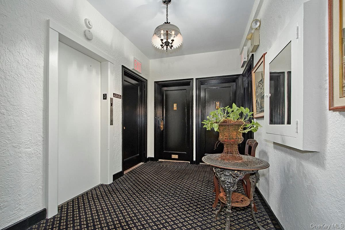 16 N Chatsworth Avenue Unit: 311 thumbnail 4