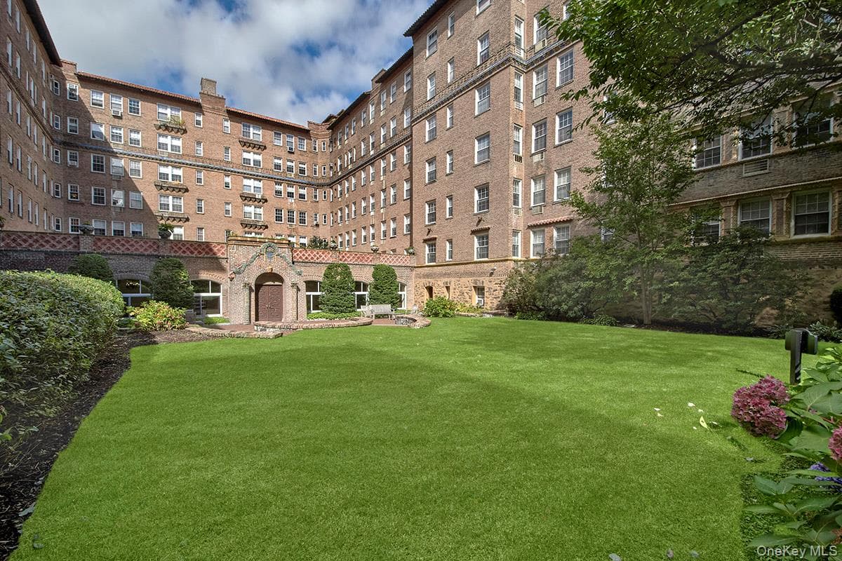 16 N Chatsworth Avenue Unit: 311 thumbnail 22