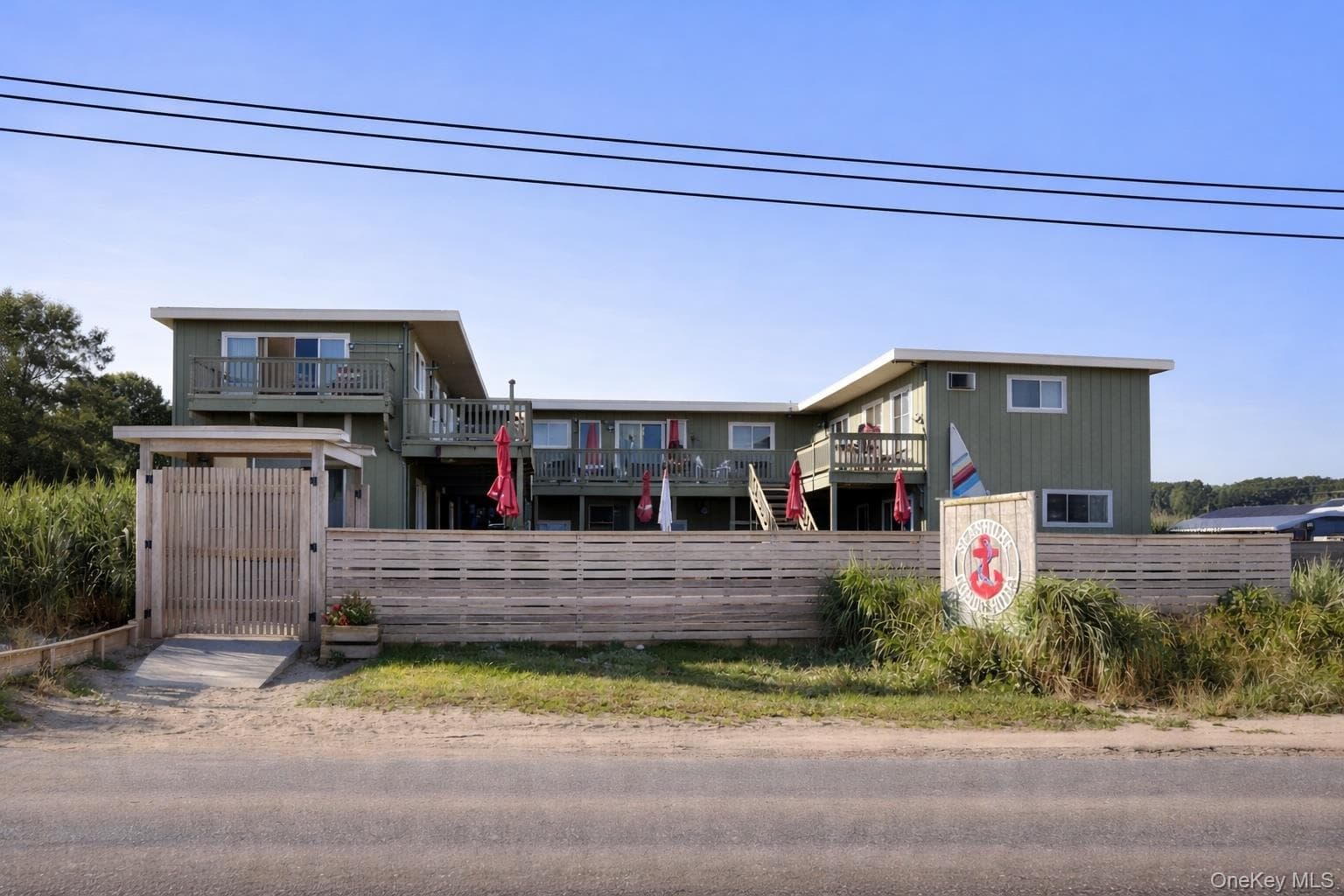 78 E Bayview Avenue Unit: 14 photo 1