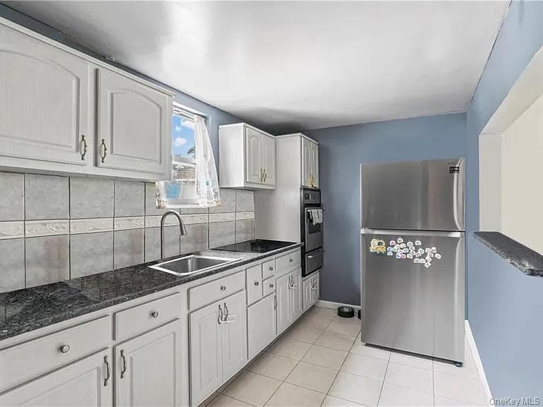 1541 E 95th Street thumbnail 9