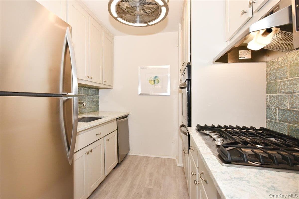 50 Hill Park Avenue Unit: 1-L thumbnail 15