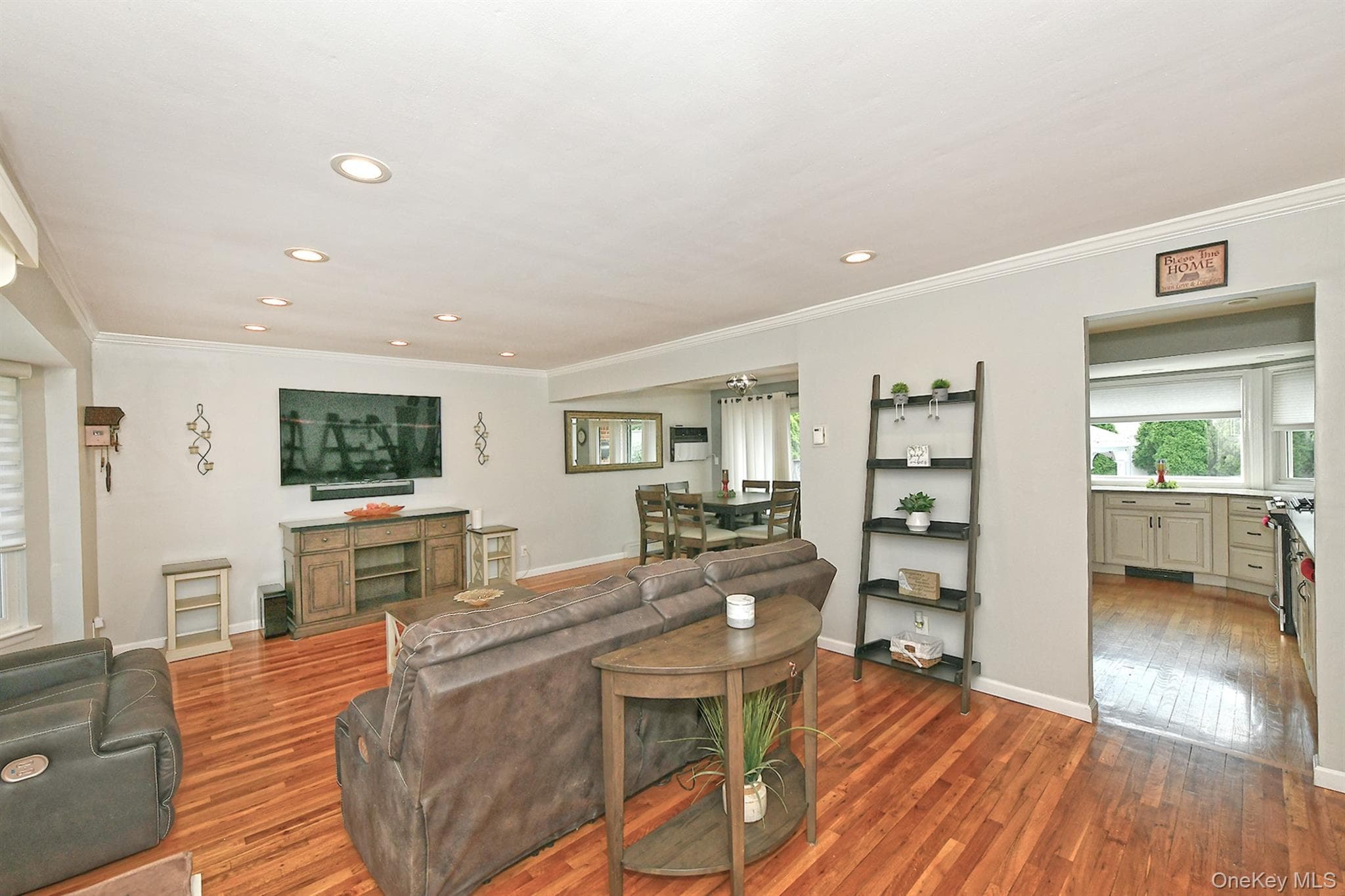 4039 Hahn Avenue thumbnail 4