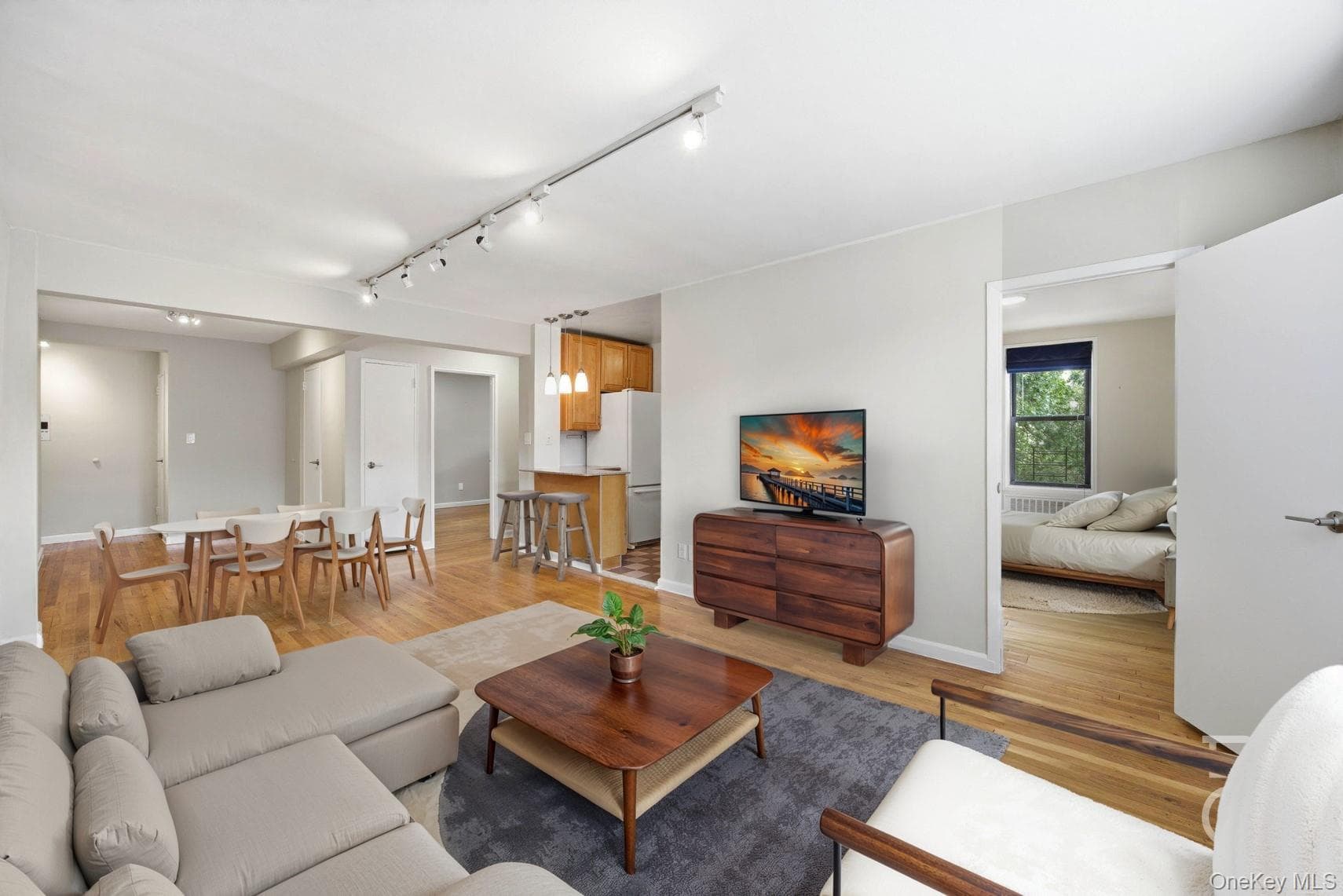 25-34 Crescent Street Unit: 2K thumbnail 2