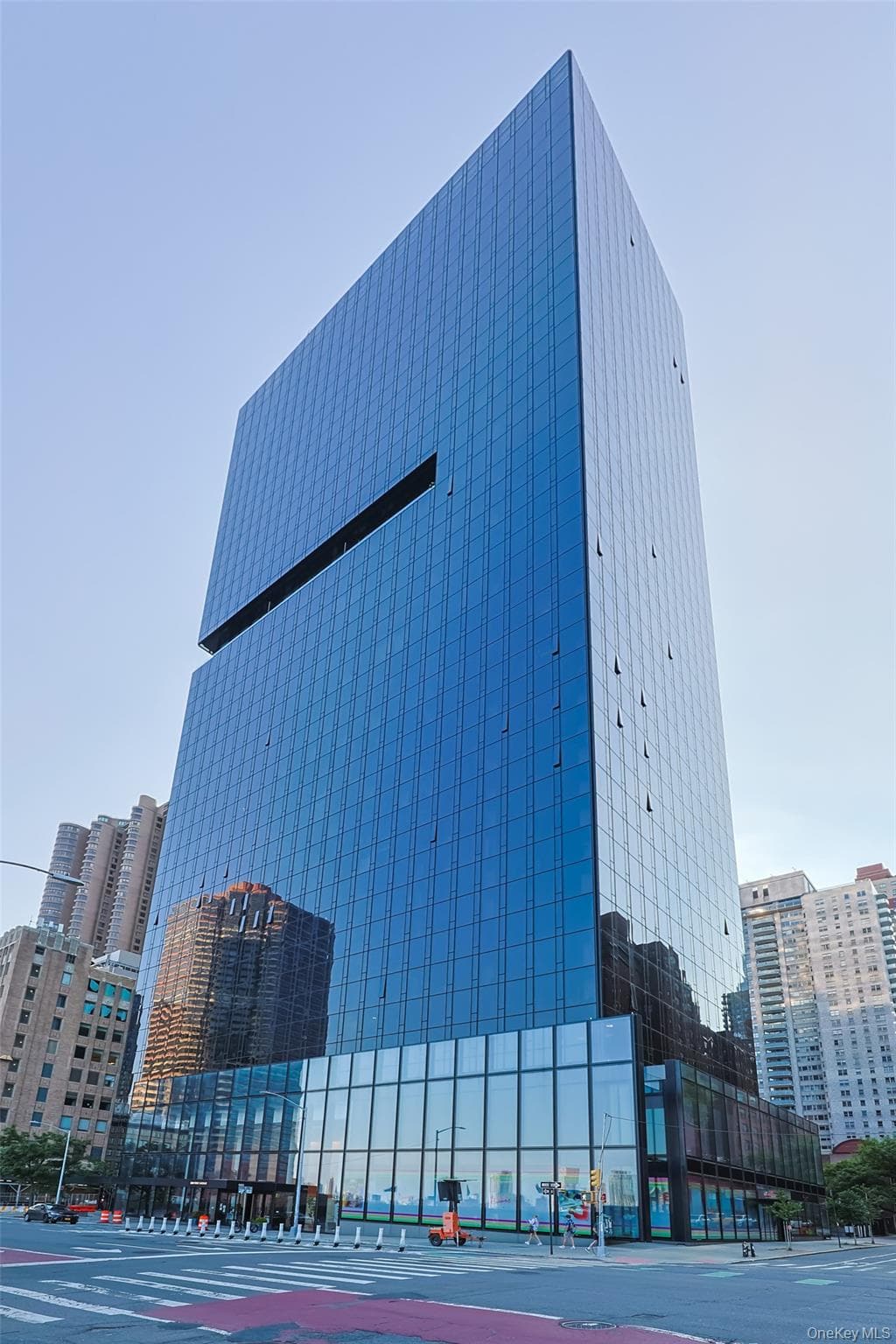 685 1st Avenue Unit: 31F, New York (manhattan)