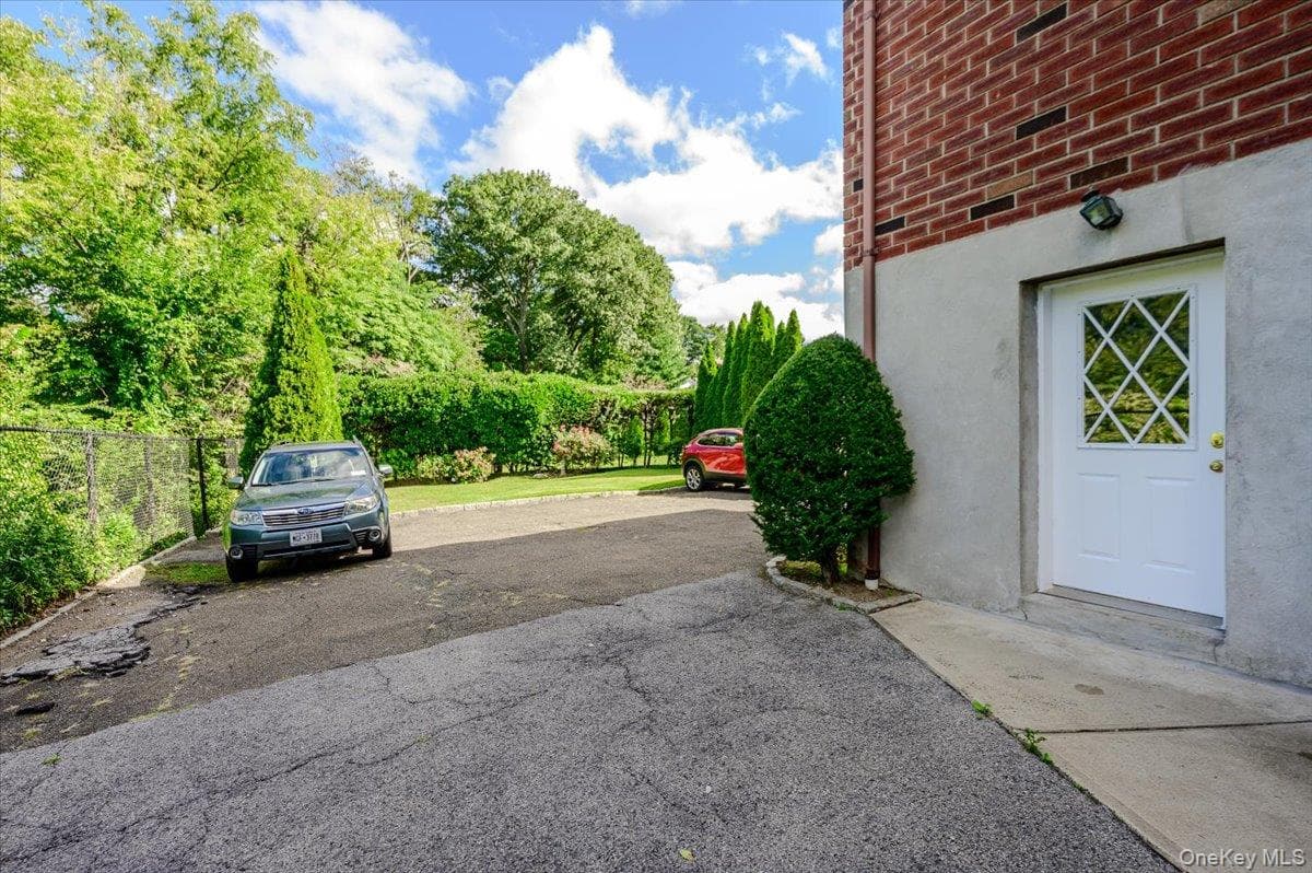 77 W Devonia Avenue thumbnail 26