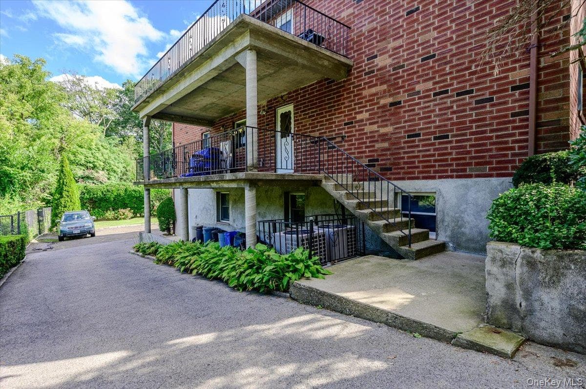77 W Devonia Avenue thumbnail 25