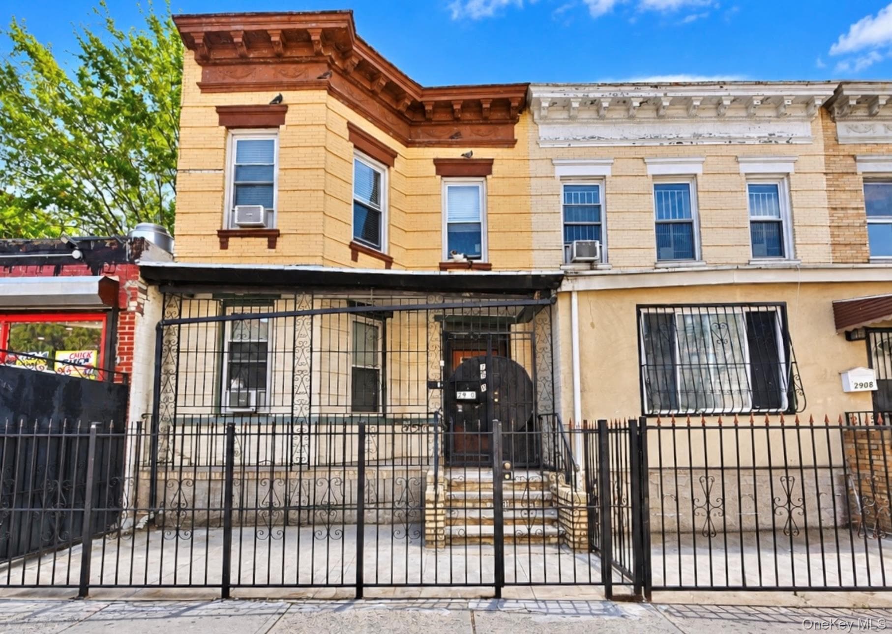 2910 Beverley Road photo 1