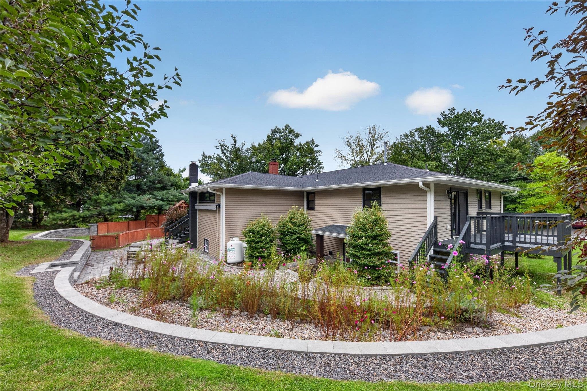 221 Highland Avenue thumbnail 27