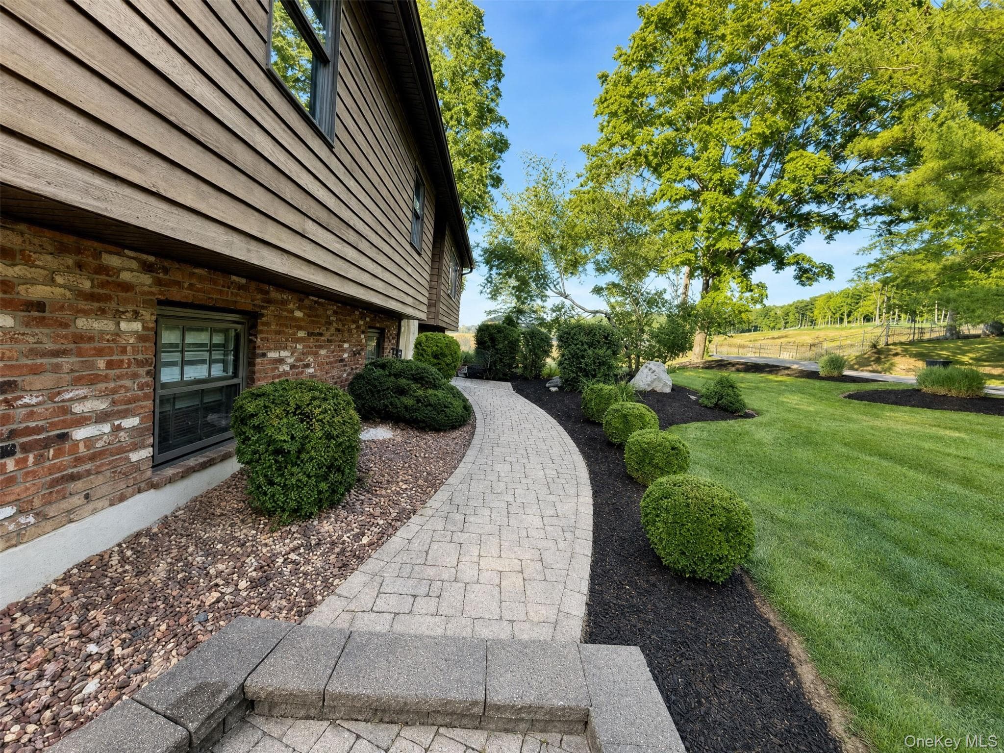 15 Arlington Drive thumbnail 22