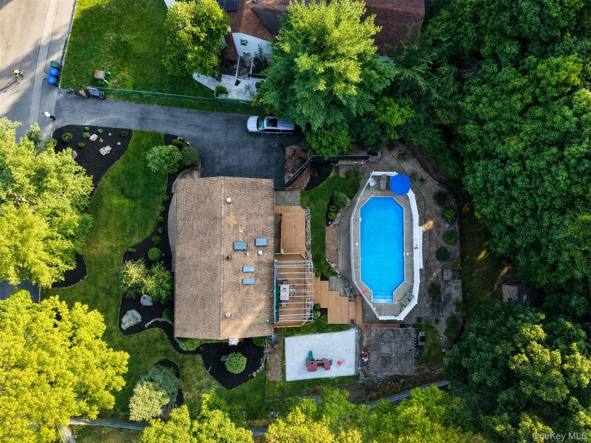15 Arlington Drive thumbnail 2