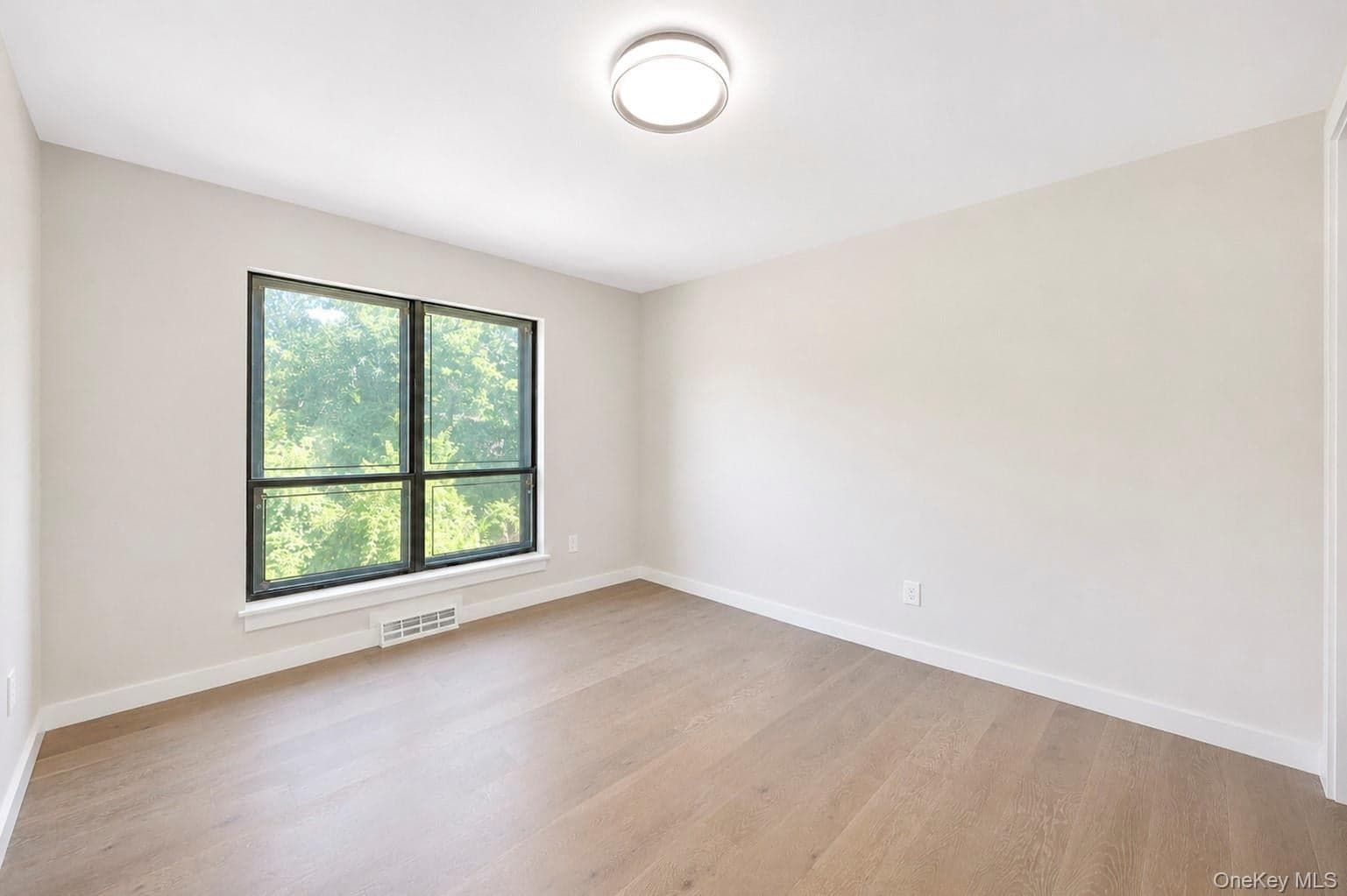 95 Windsor Gate Drive thumbnail 26