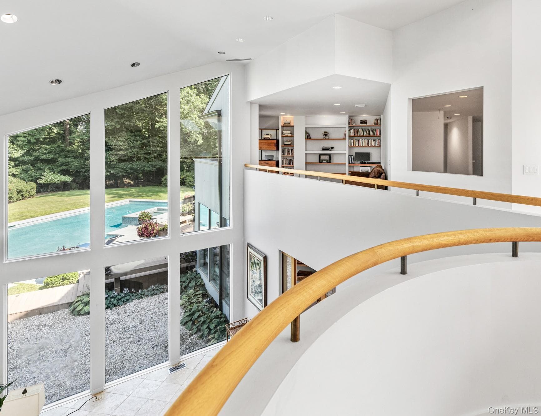 8 Mill Pond Lane thumbnail 19