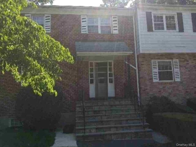 513 Woodland Hills Road, White Plains