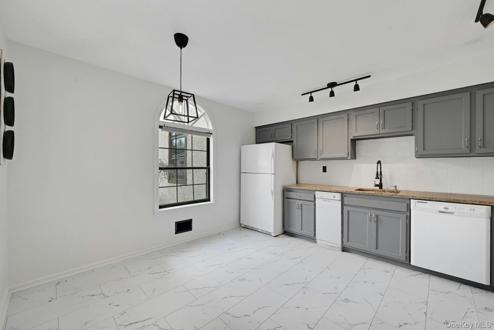 62 Somerset Drive thumbnail 14