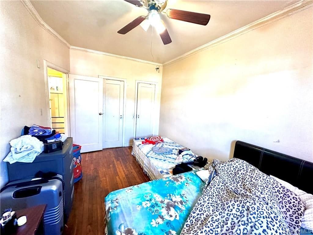 677 E 38th Street thumbnail 6