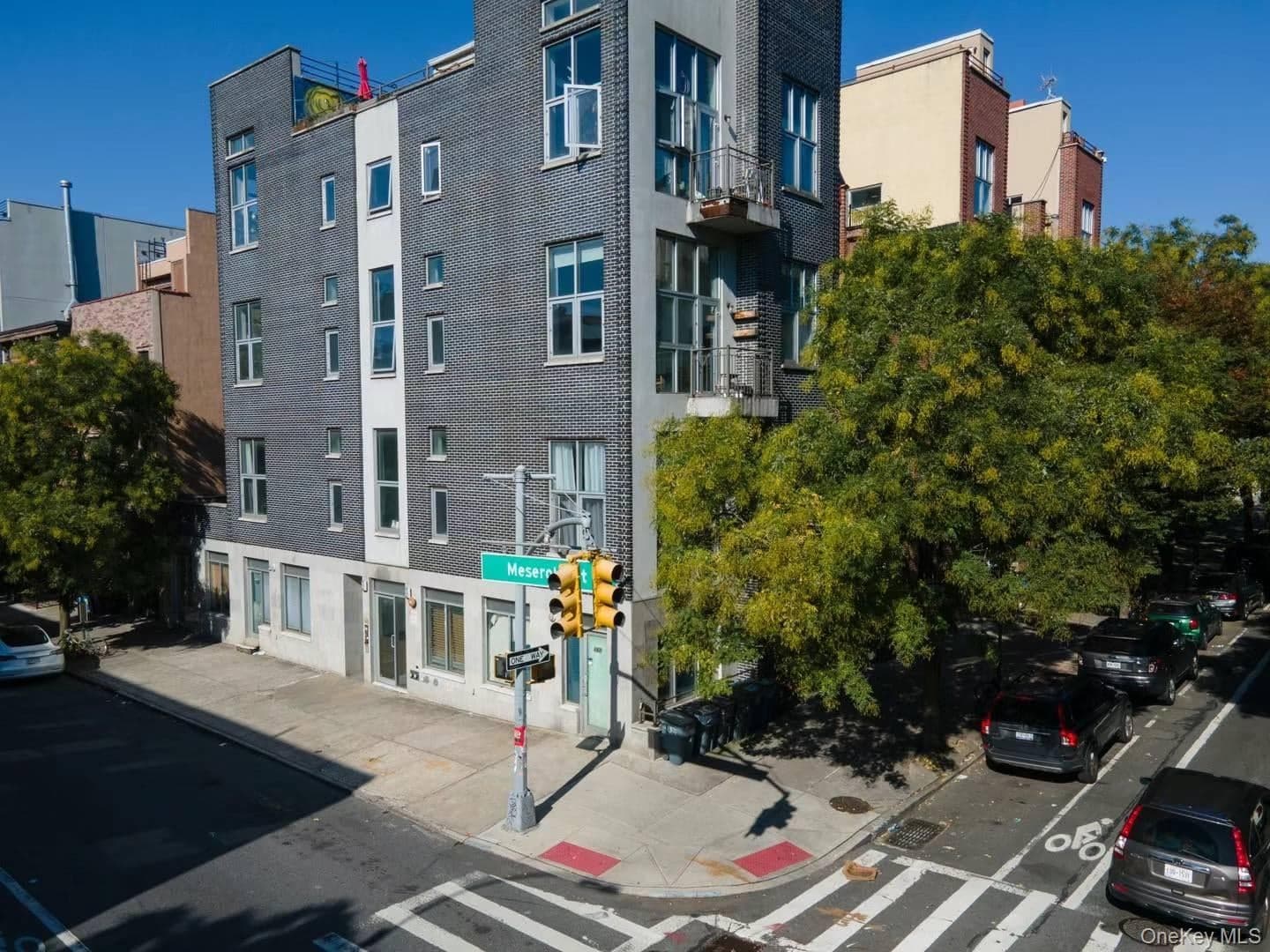 147 Manhattan Avenue photo 1