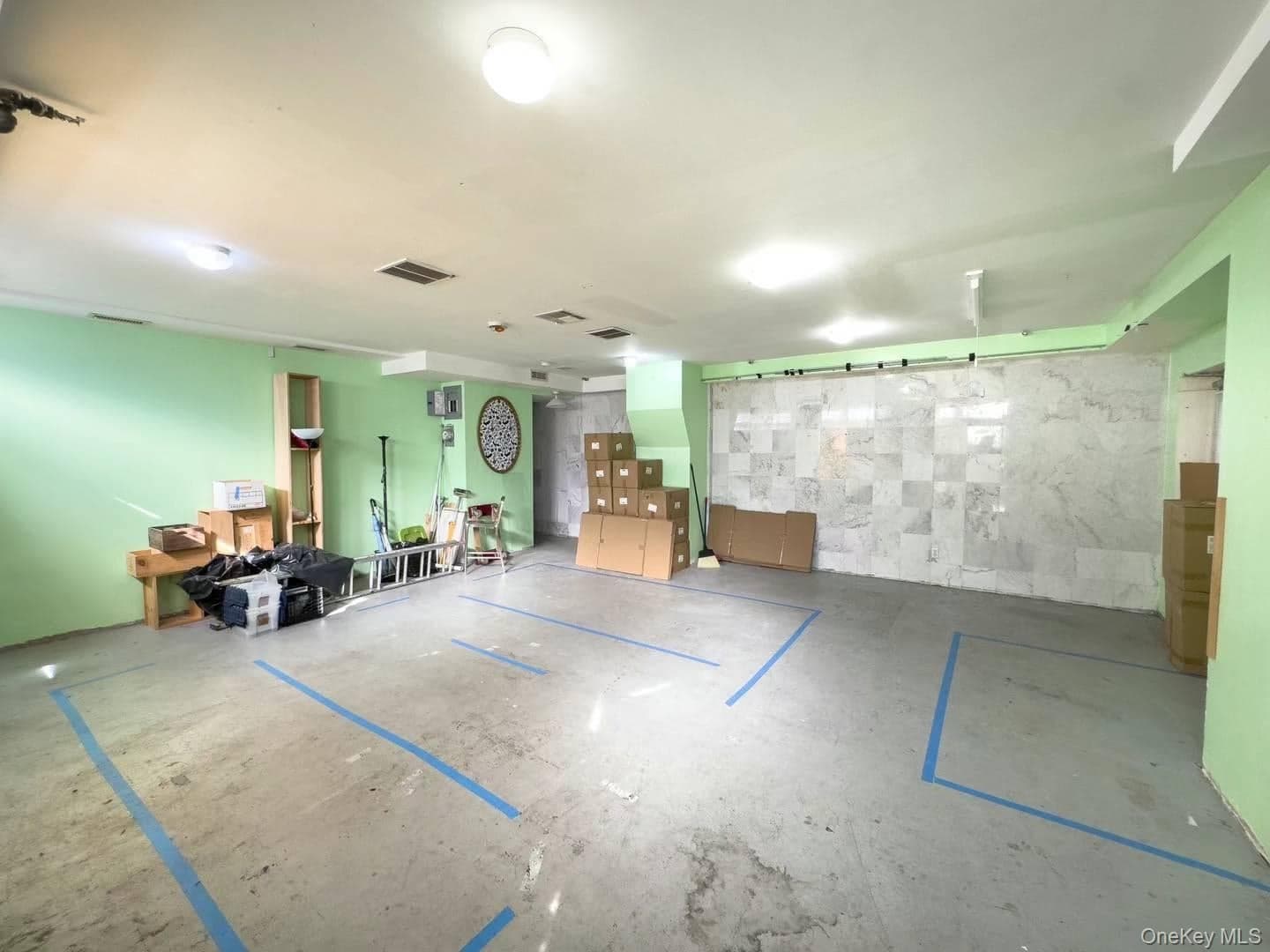 147 Manhattan Avenue thumbnail 3