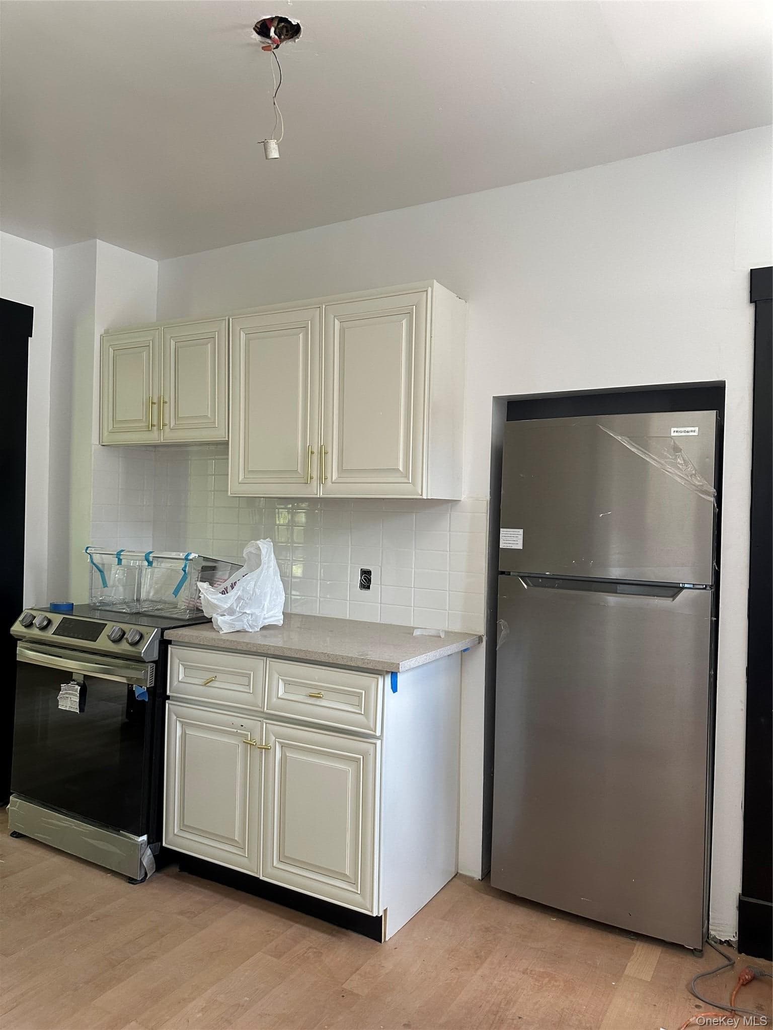 423 Hinman Place thumbnail 6