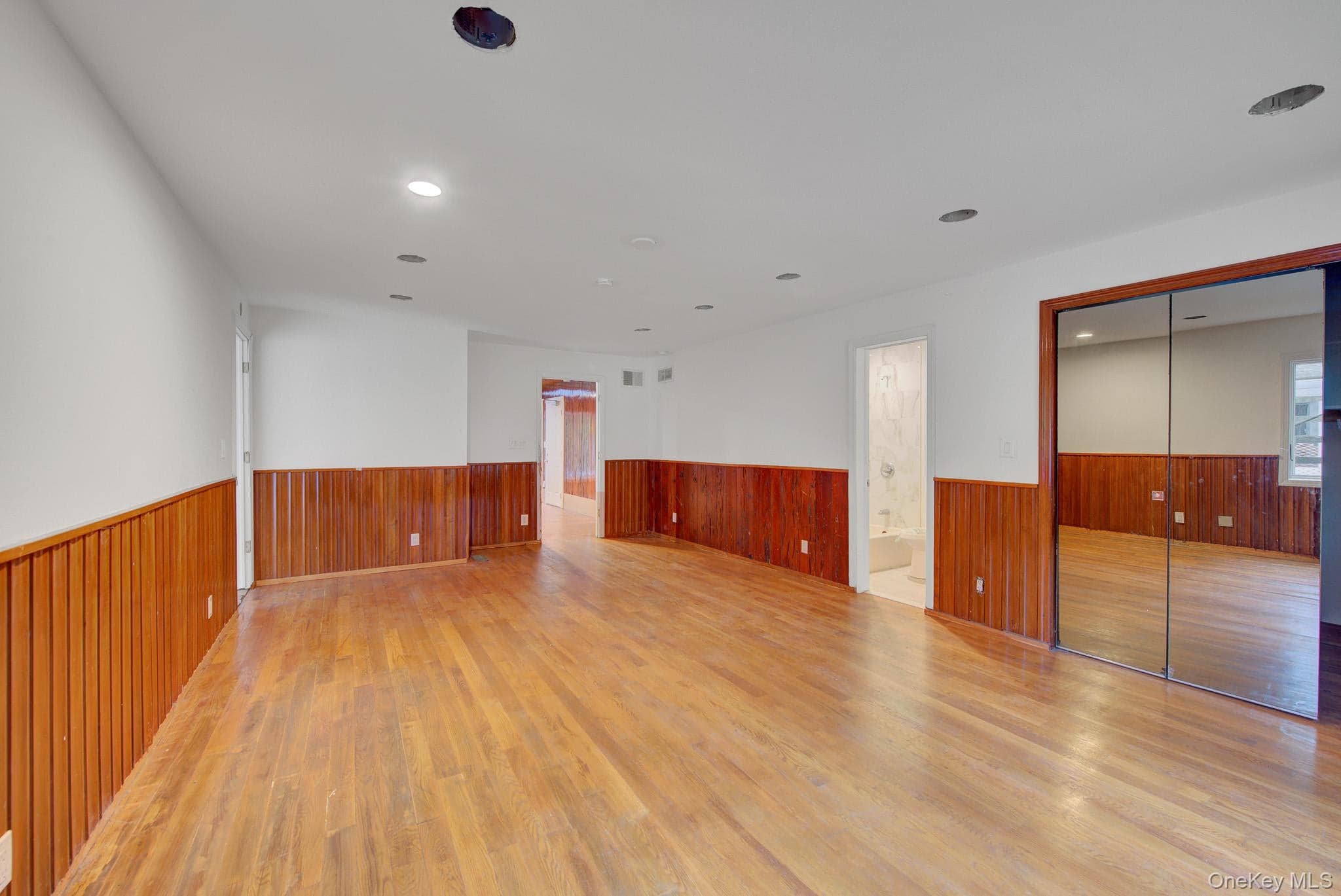 549 Woodbury Road thumbnail 10