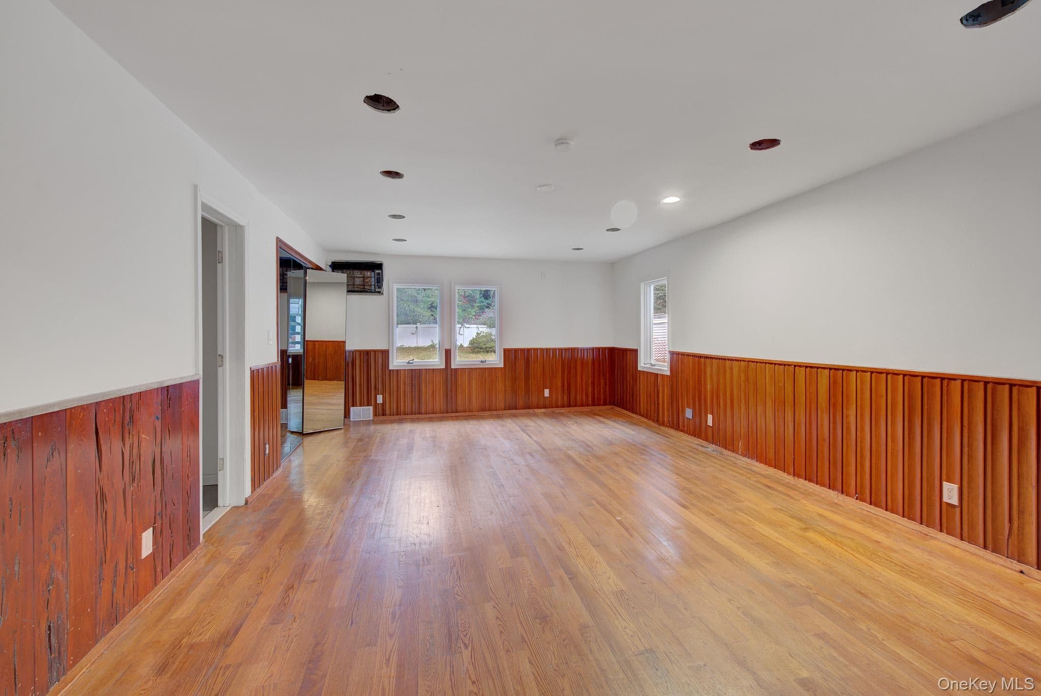 549 Woodbury Road thumbnail 11