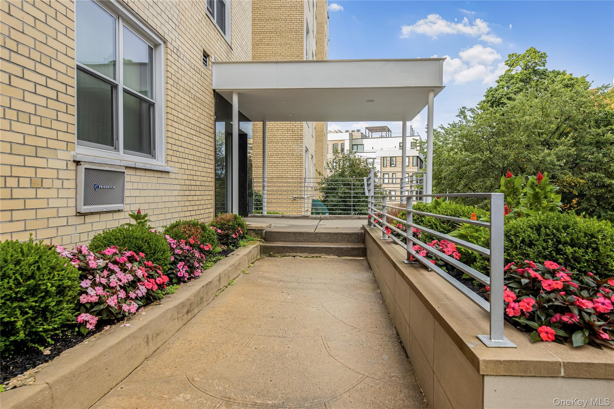 2390 Palisade Avenue Unit: 2B thumbnail 21
