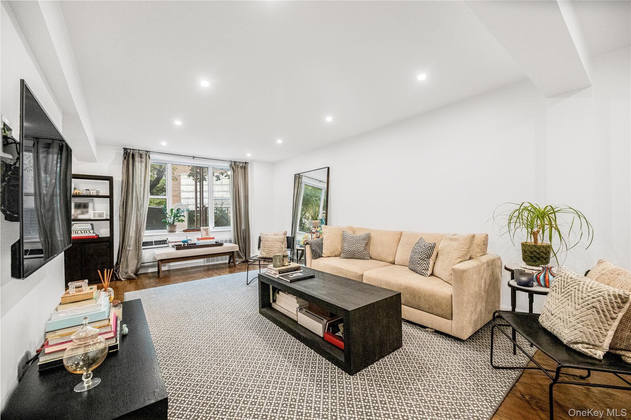 2390 Palisade Avenue Unit: 2B thumbnail 2