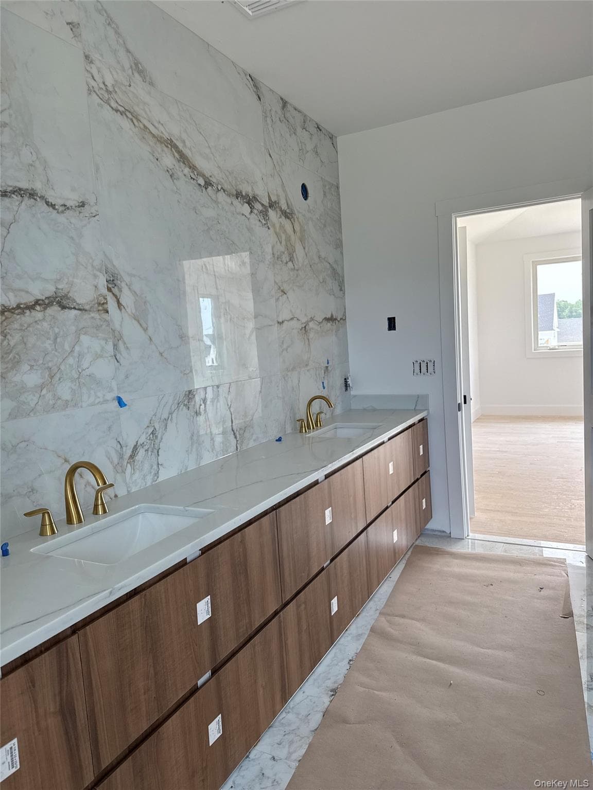 20 Nesheiwat Drive thumbnail 17