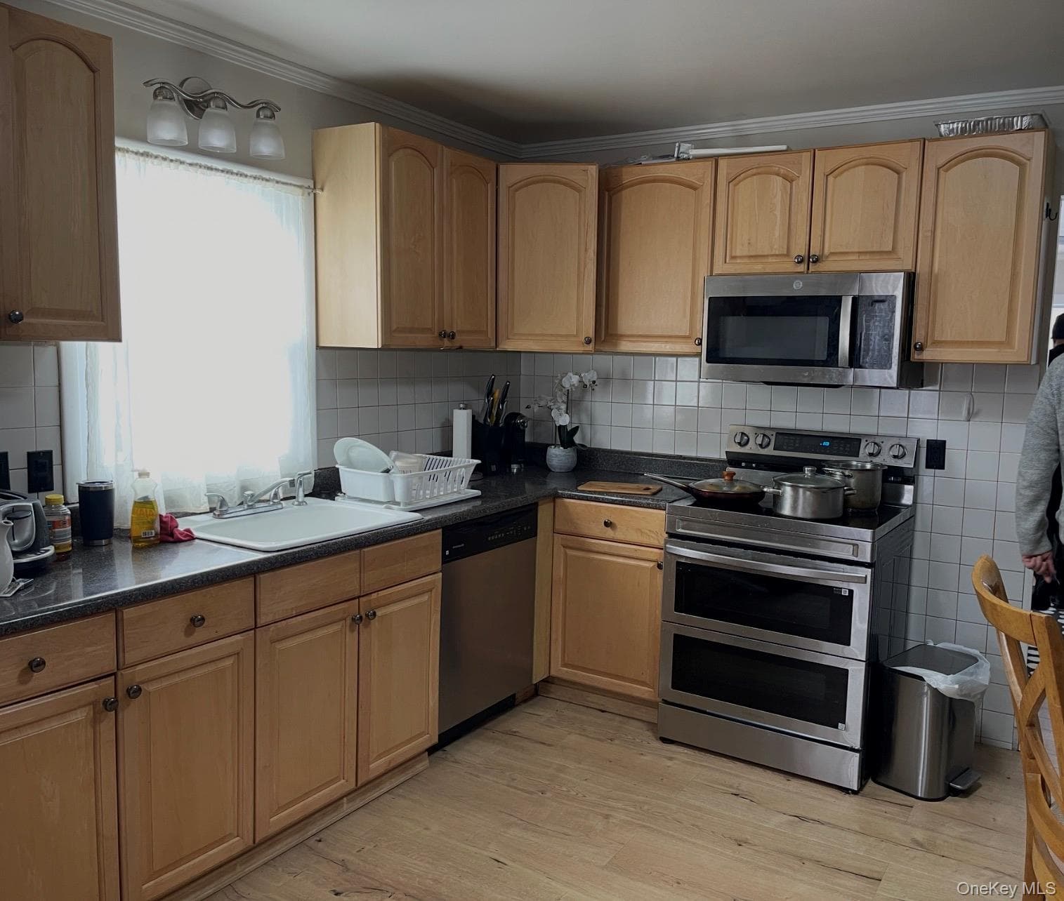 2150-2152 Avenue B thumbnail 6