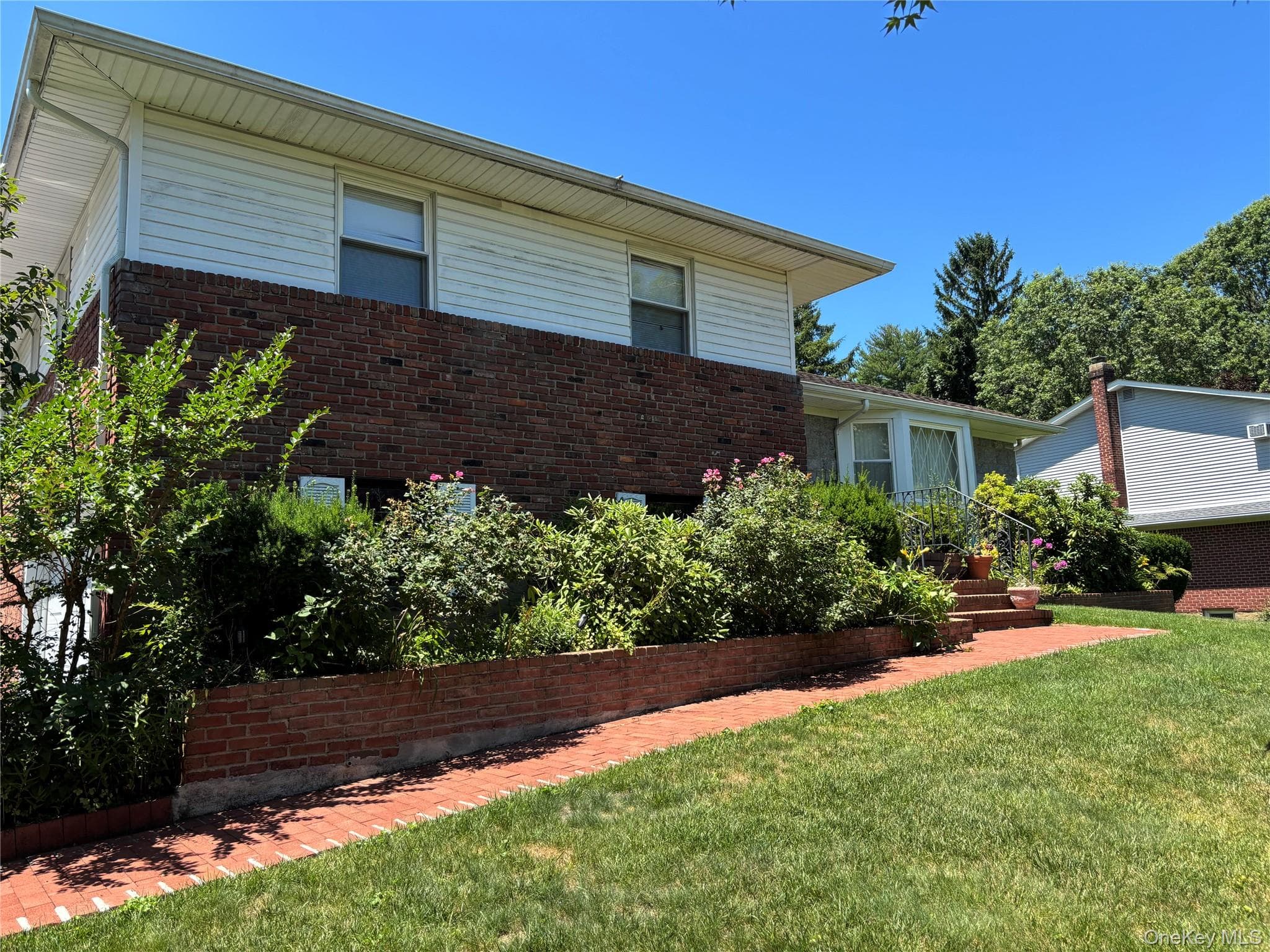 71 Willits Road thumbnail 2