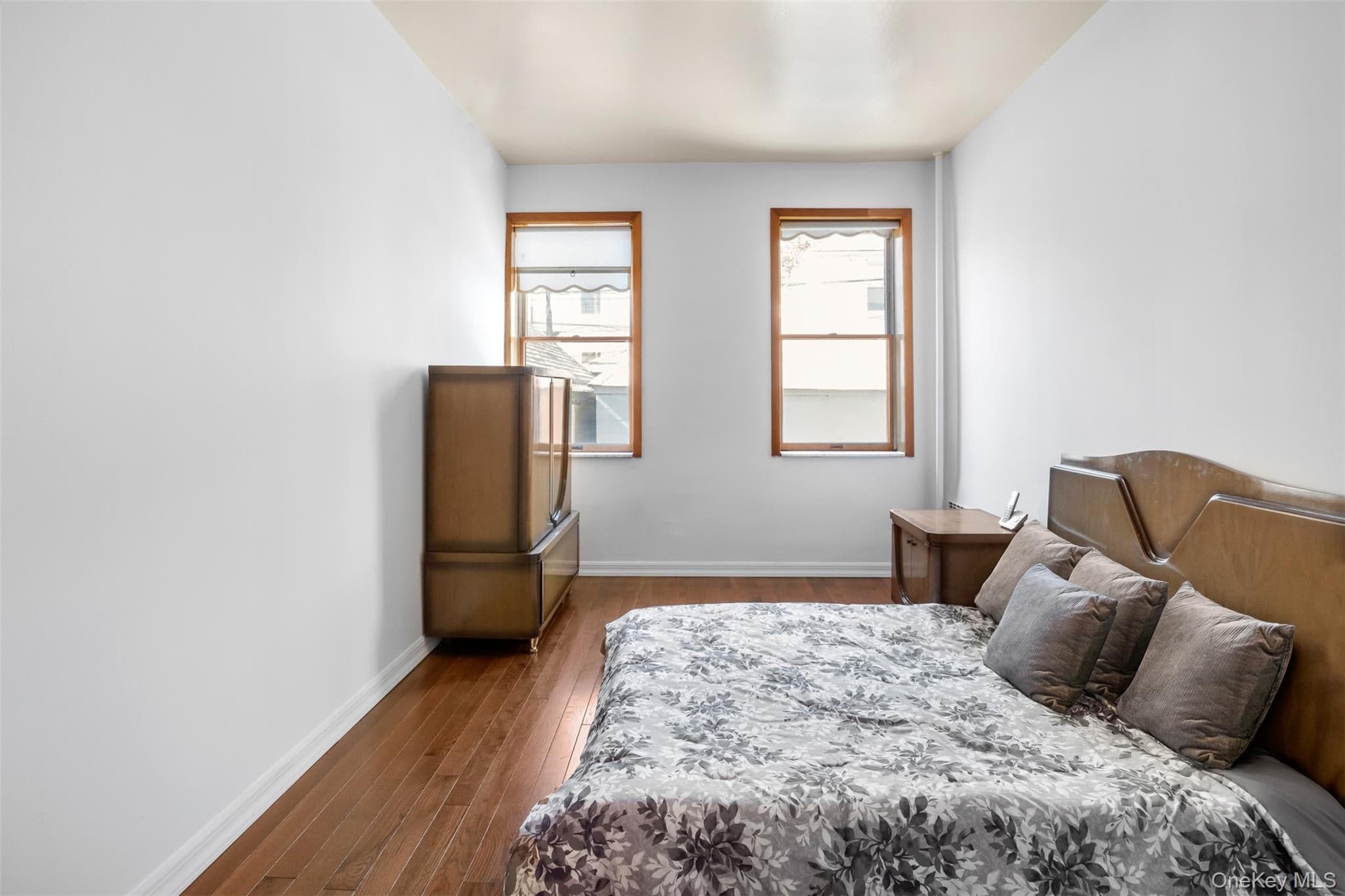 1538 W 11th Street thumbnail 8
