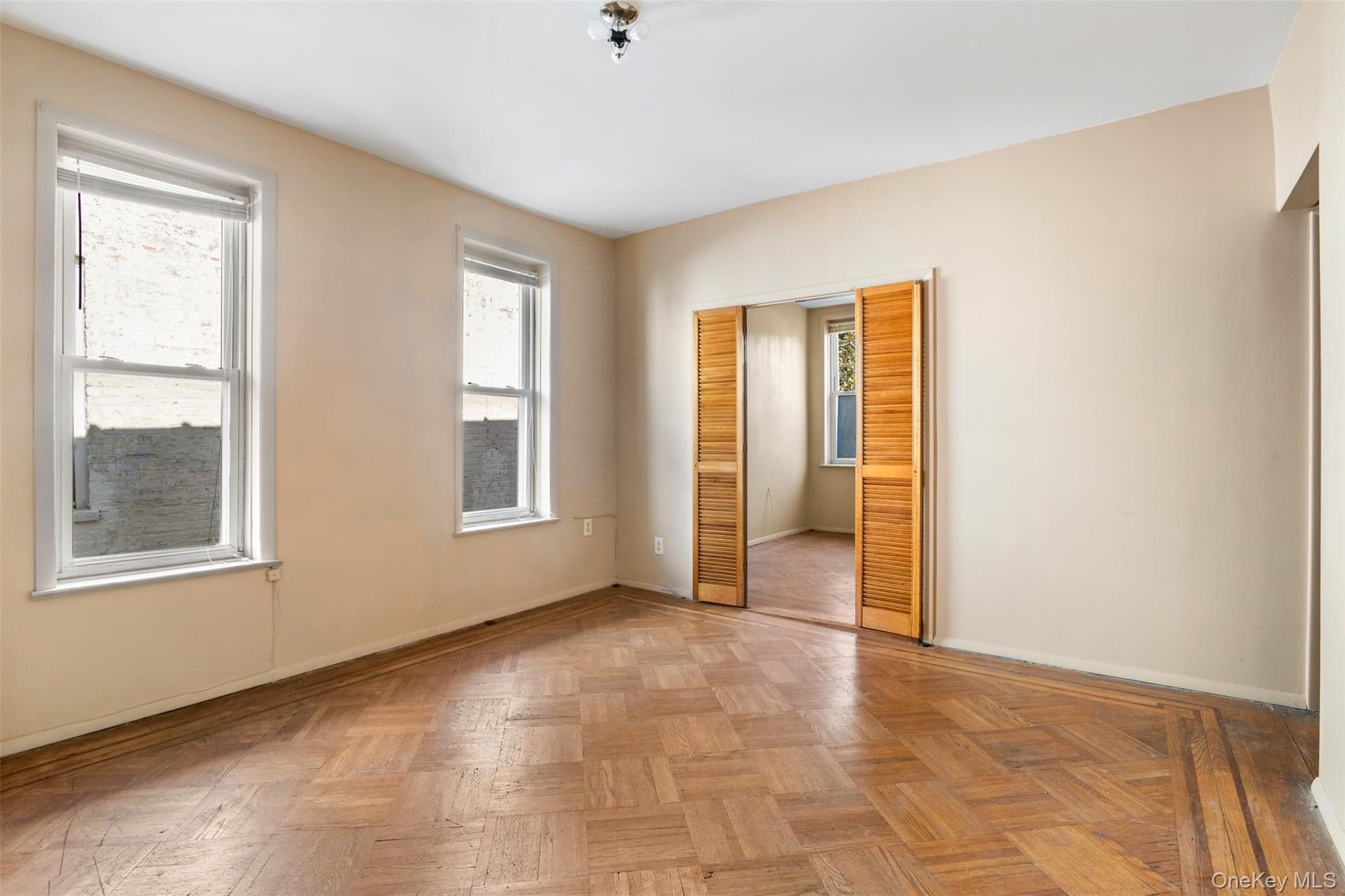 1538 W 11th Street thumbnail 17