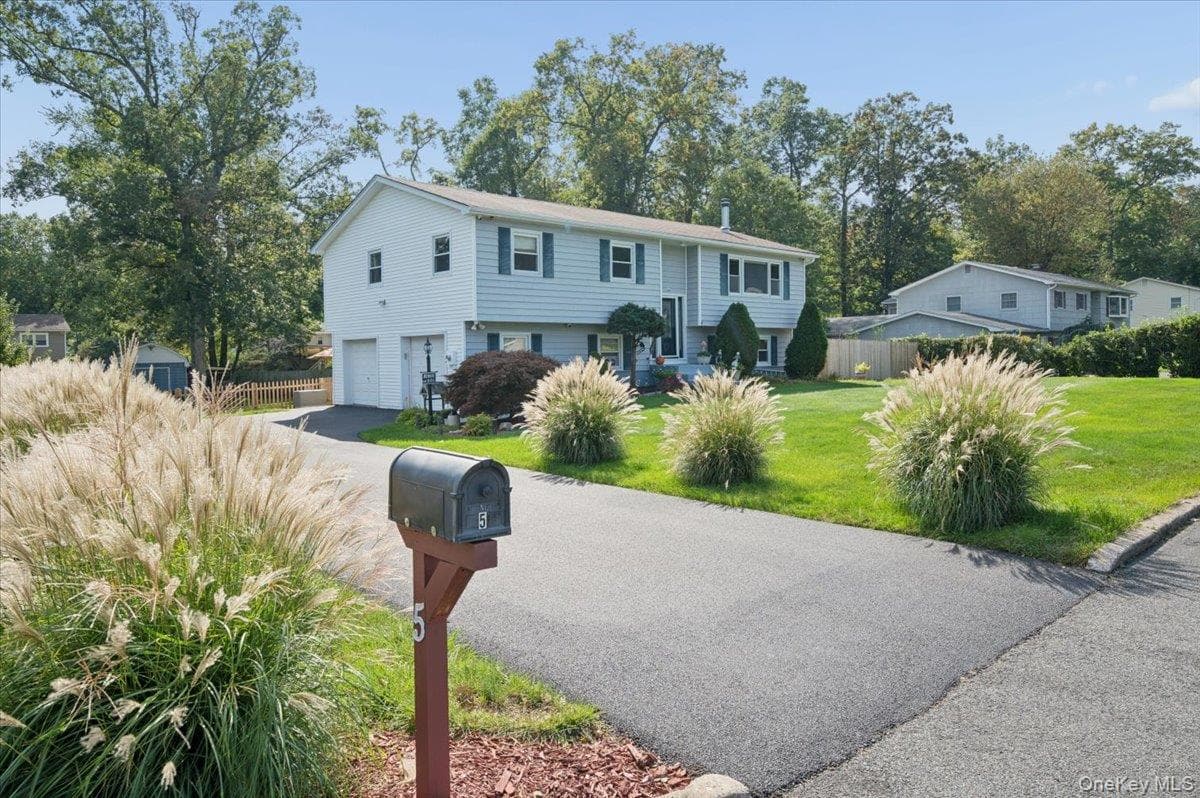5 Cottonwood Court, Bardonia