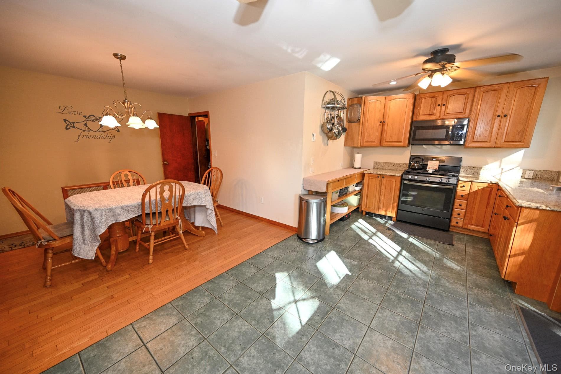 2297 Girard Place thumbnail 6