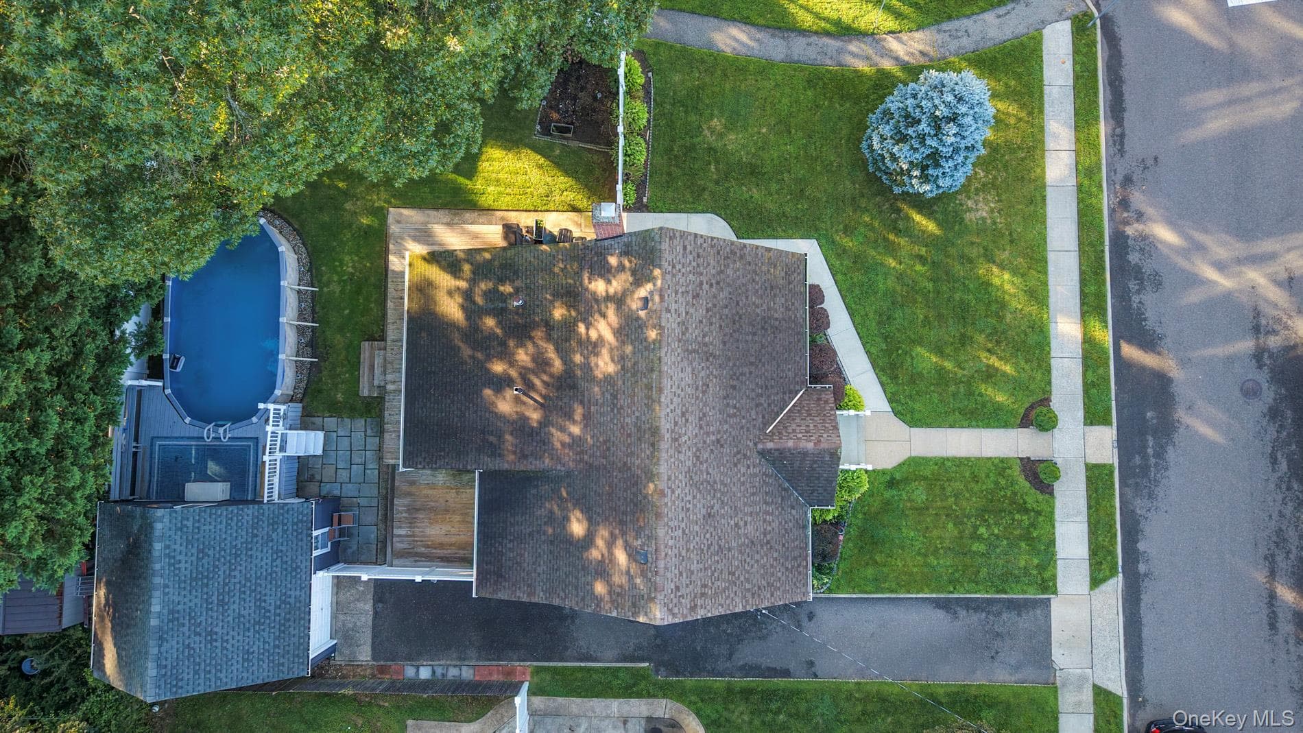 2297 Girard Place thumbnail 3